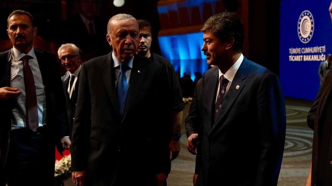 Cumhurbaşkanı Erdoğan, AK Parti Kırşehir Milletvekili Necmettin Erkan’ı Sivil Toplum ve Halkla İlişkiler Başkanı Belgin Uygur'un Yardımcılığı Görevine Atadı.